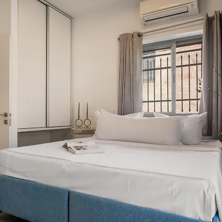 Dinning Room, Bedroom And Balcony Jerusalem Exterior photo
