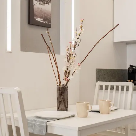 Dinning Room, Bedroom And Balcony Jerusalem Exterior photo