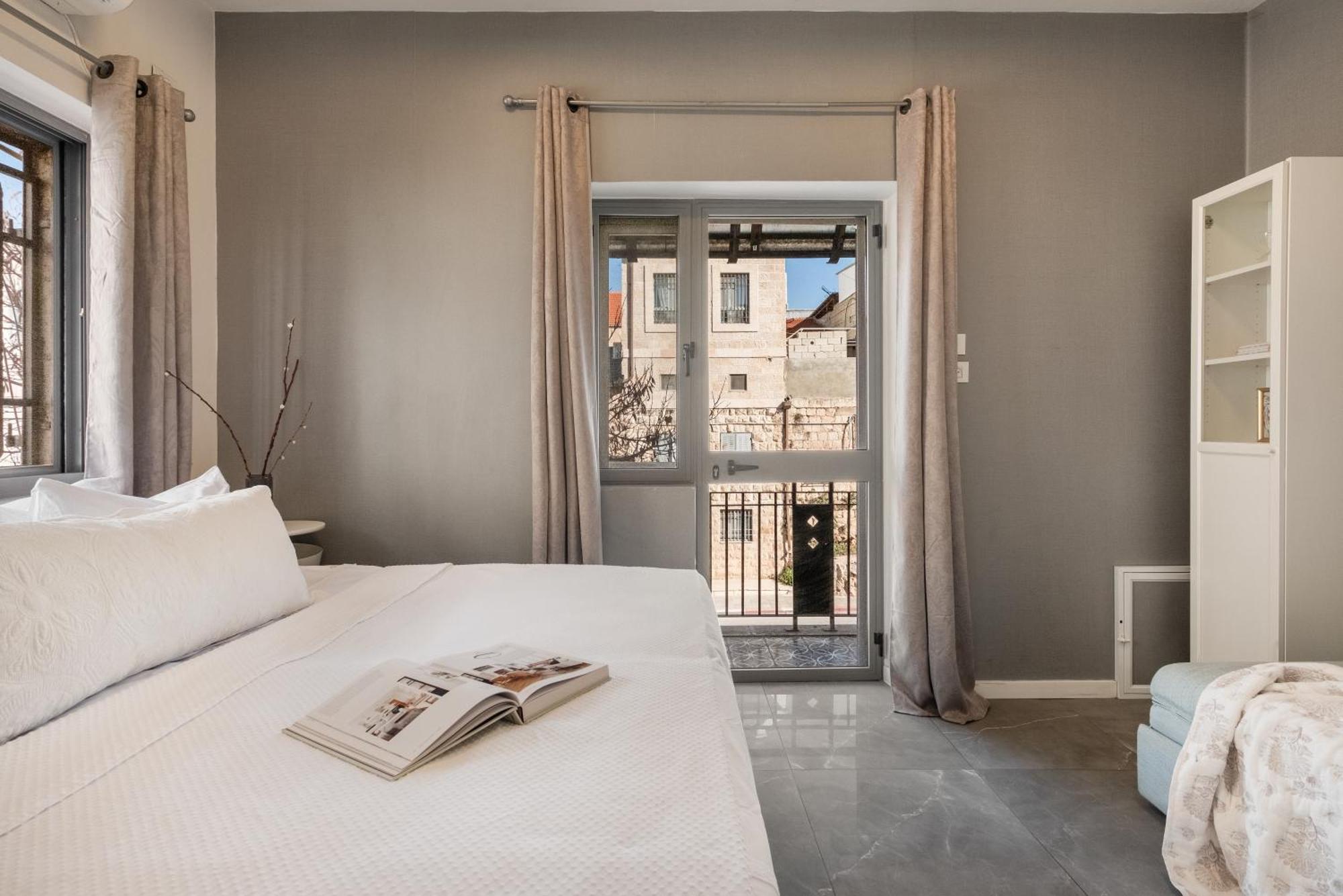 Dinning Room, Bedroom And Balcony * Jerusalem