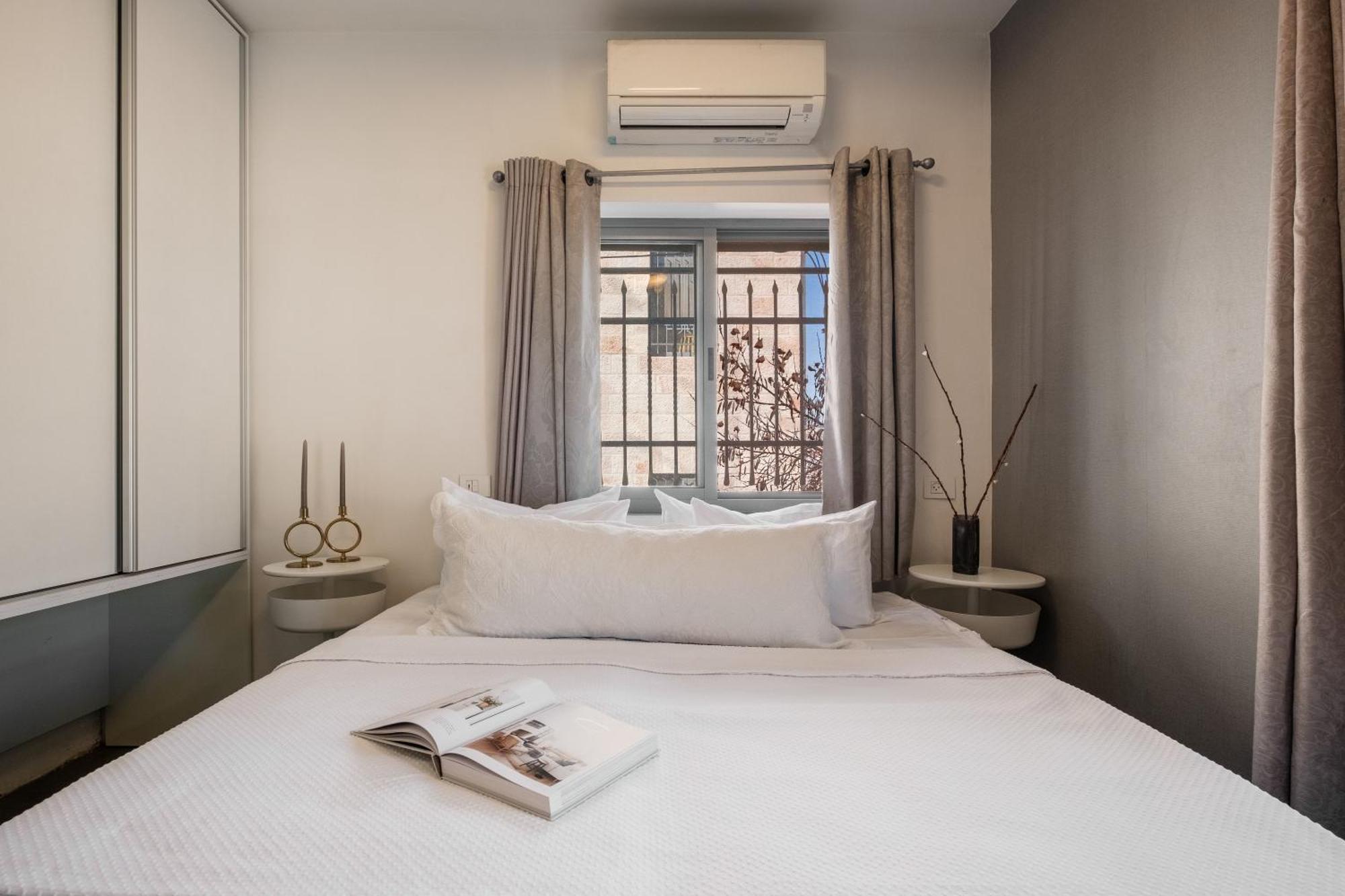 דירה Dinning Room, Bedroom And Balcony